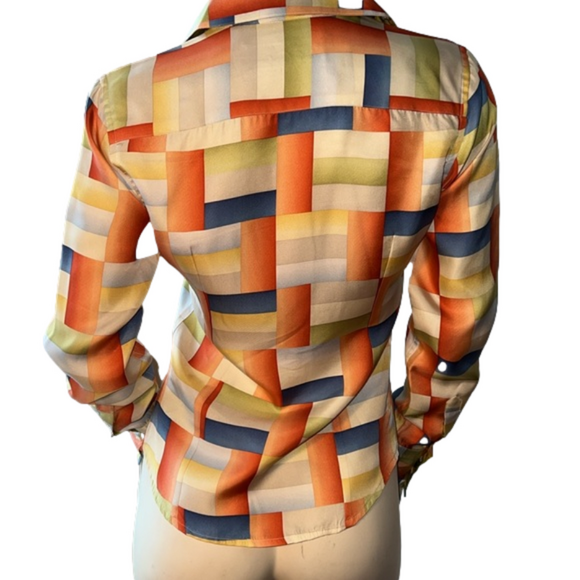 Robert Graham Silk Peach/Blue/Green Square Button Down Blouse. Size 4. - Picture 4 of 6